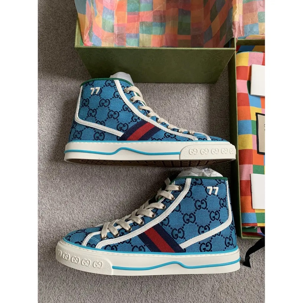 Gucci
Tennis 1977 cloth trainers